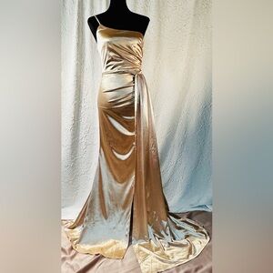 Women’s Elegant Champagne 🥂Satin Evening Gown (S)‼️NWOT‼️